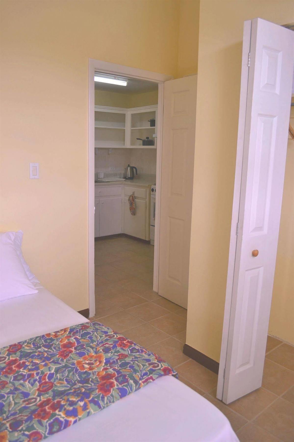 Paige Pond Country Inn St. John's Buitenkant foto