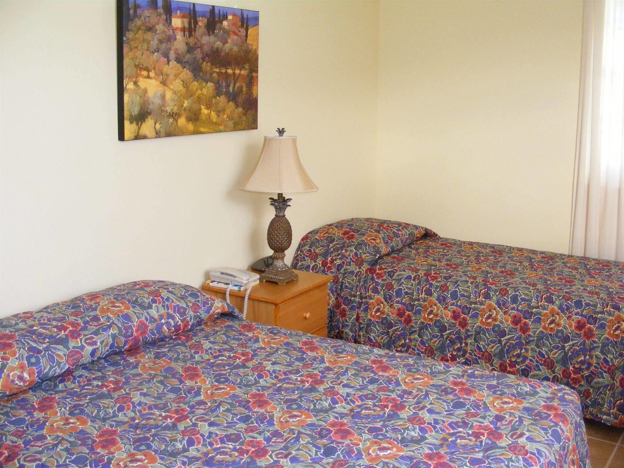 Paige Pond Country Inn St. John's Buitenkant foto